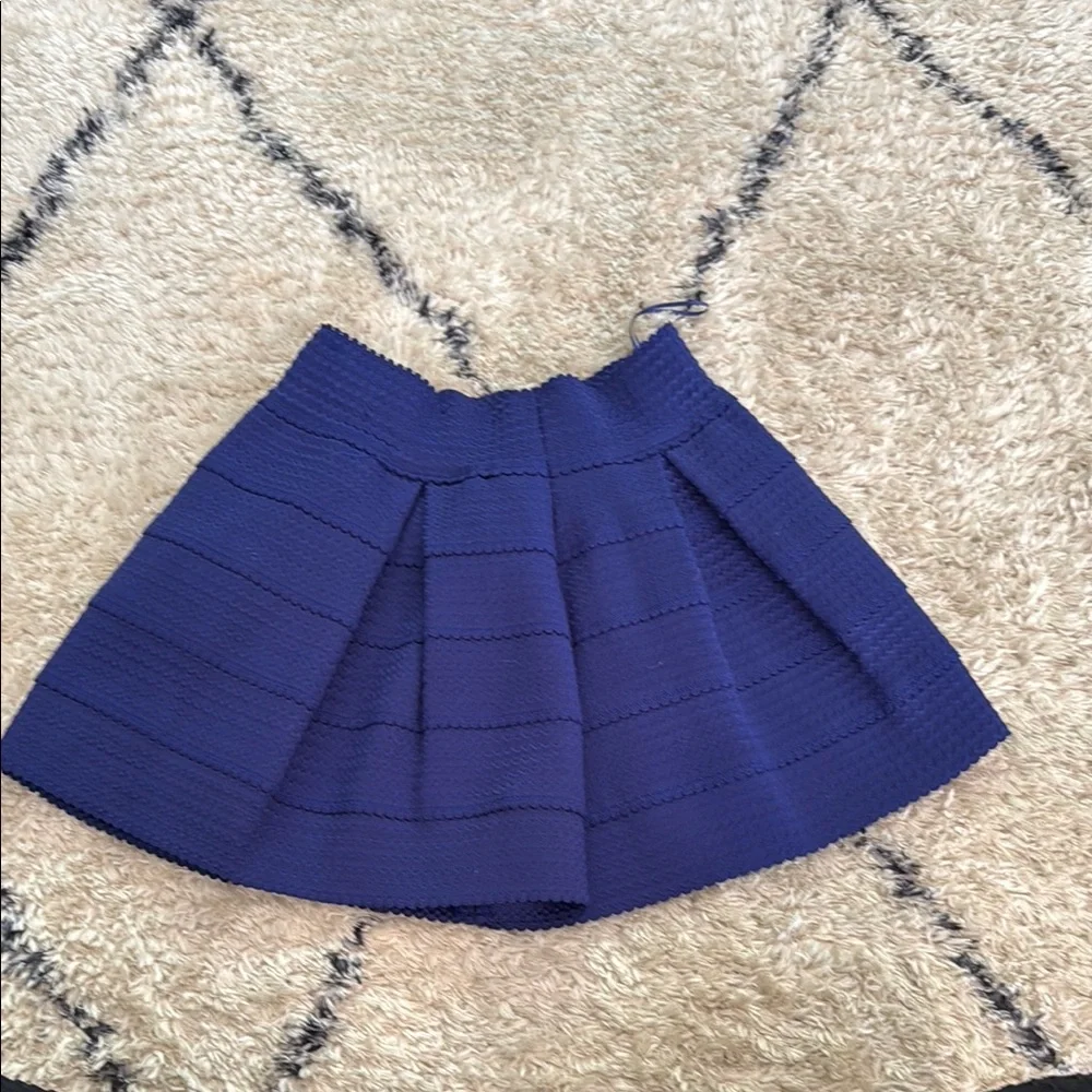 Women’s Skort, medium Pleated. Royal Blue - Picture 4 of 5